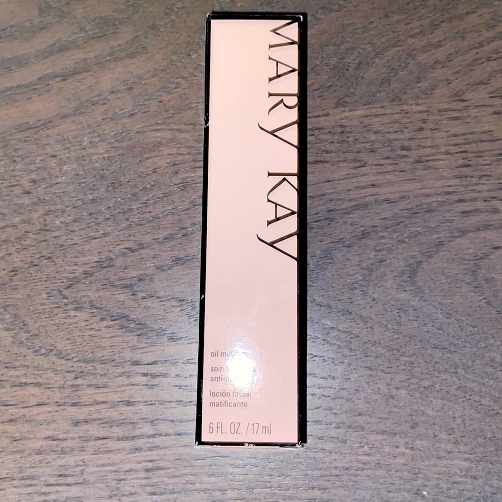 New in box Mary kay oil mattifier
